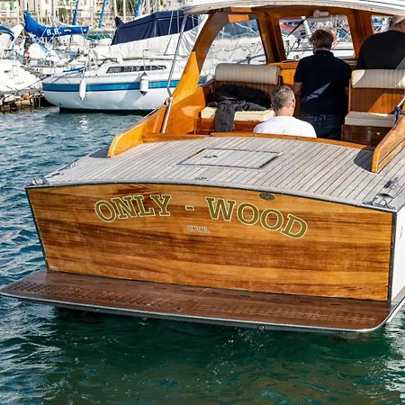 Bed & Boat