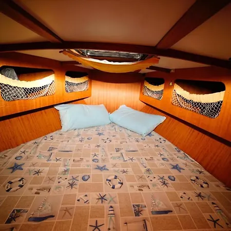 Bed & Boat Botel Ossuccio